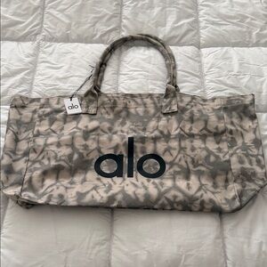 ALO Yoga Gray Camouflage Tote